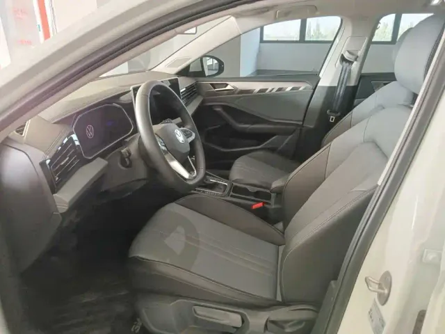 Volkswagen Sagitar — Фото автомобиля 8