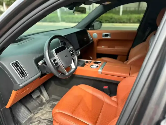 Li Auto L7 — Фото автомобиля 8