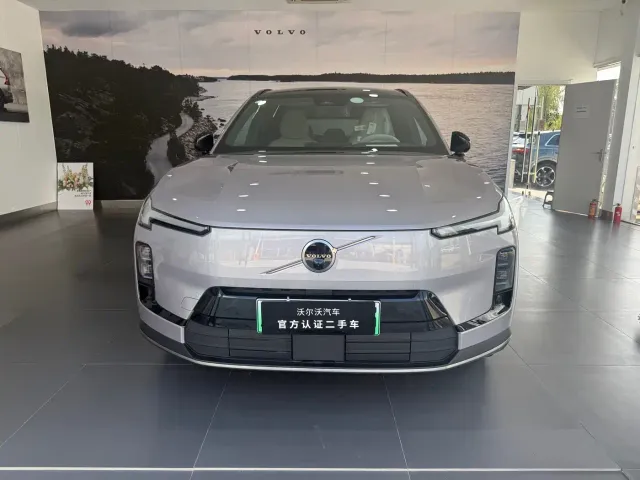 Volvo XC70 Plug-in Hybrid — Фото автомобиля 4