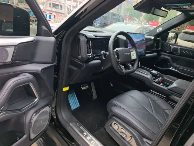 BYD FangChengBao Leopard 8 — Фото автомобиля 15