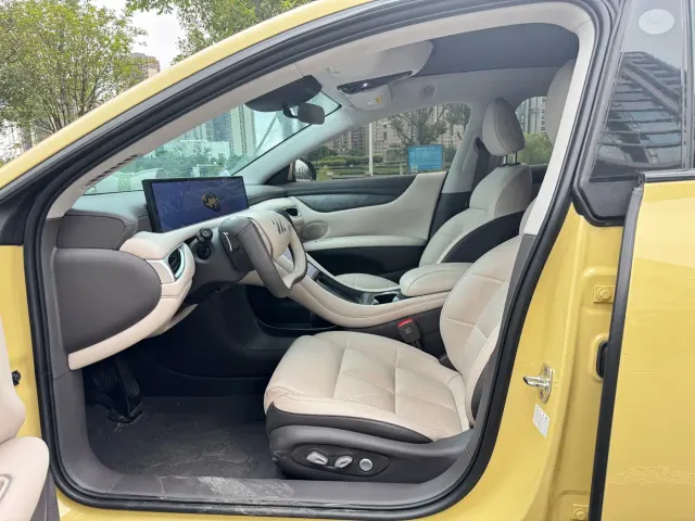 IM Motors L6 — Фото автомобиля 6