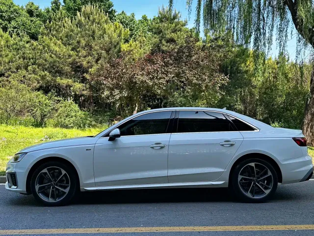Audi A4L — Фото автомобиля 3