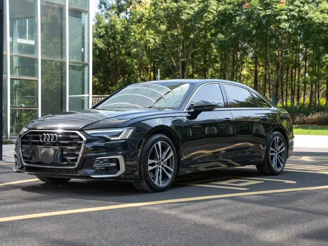Фотография автомобиля — Audi A6L