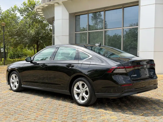 Honda Accord — Фото автомобиля 6
