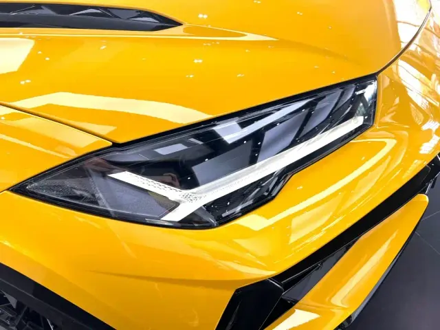 Lamborghini Urus — Фото автомобиля 4