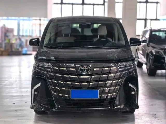 Toyota Alphard 2024 Hybrid 2.5L Ultimate Enjoyment Edition — Фото автомобиля 2
