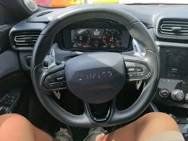 Lynk & Co 03 — Фото автомобиля 10