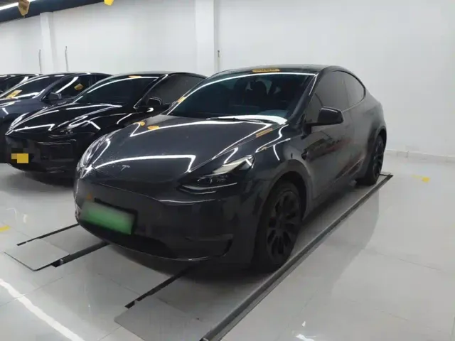 Фотография автомобиля — Tesla Model Y