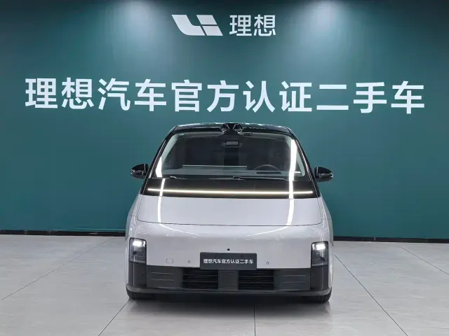 Li Auto MEGA — Фото автомобиля 2