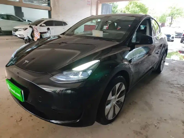 Фотография автомобиля — Tesla Model Y
