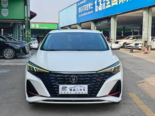 Changan Eado — Фото автомобиля 2