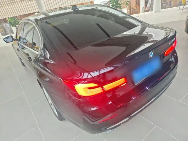 BMW 5 Series — Фото автомобиля 4