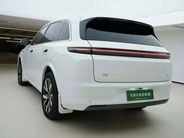 Li Auto L7 — Фото автомобиля 4