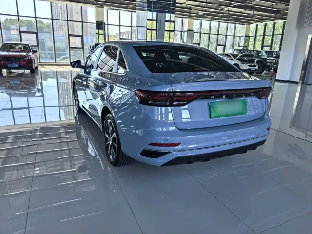 Geely Emgrand — Фото автомобиля 9