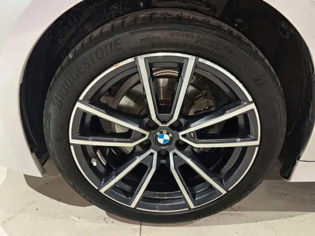 BMW 3 Series — Фото автомобиля 17