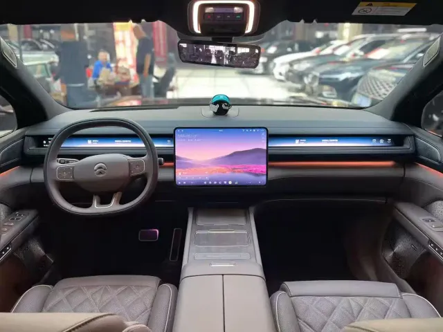 Nio ES8 — Фото автомобиля 6