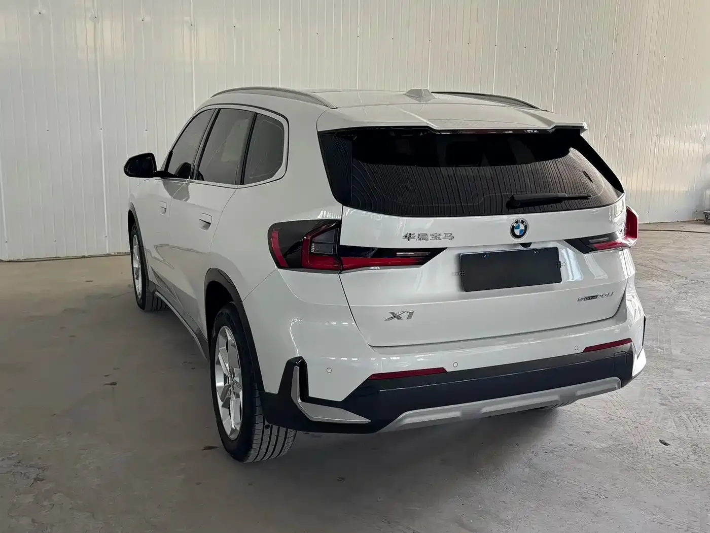 BMW BMW X1 2023 sDrive20Li X Design Package — Фото автомобиля 5