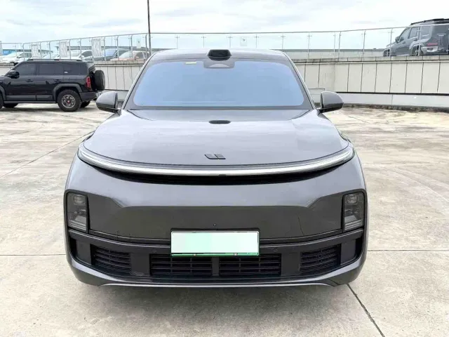 Li Auto L8 — Фото автомобиля 2