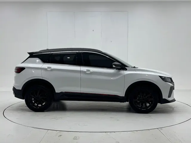 Geely Binyue — Фото автомобиля 9