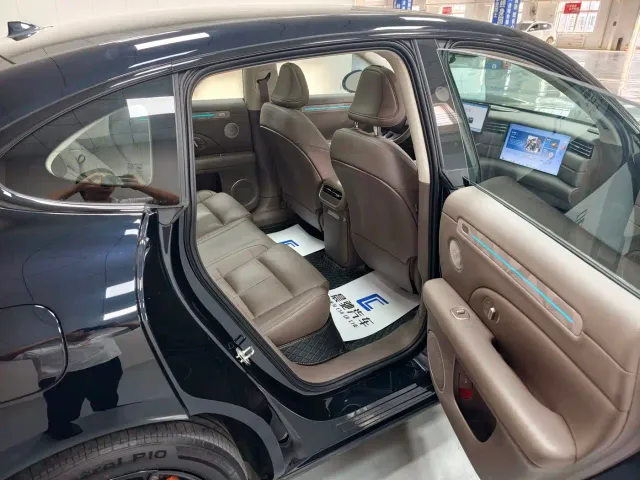 IM Motors LS6 — Фото автомобиля 18