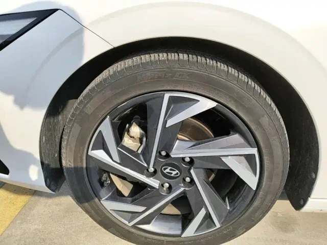 Hyundai Elantra — Фото автомобиля 22