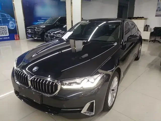 Фотография автомобиля — BMW 5 Series