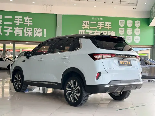 Wuling Asta — Фото автомобиля 4