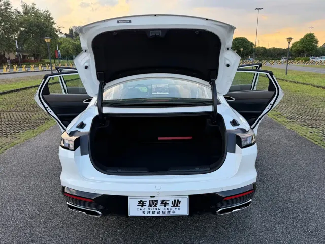 Changan Eado — Фото автомобиля 28