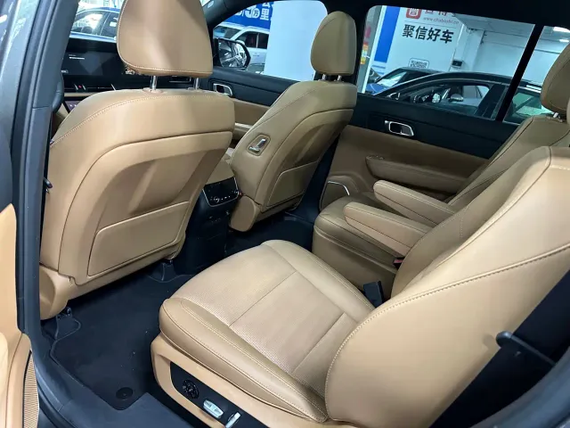 Li Auto ONE — Фото автомобиля 13