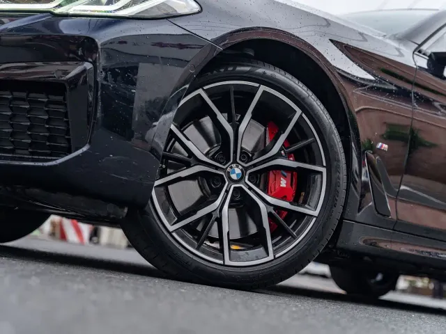 BMW 5 Series — Фото автомобиля 5