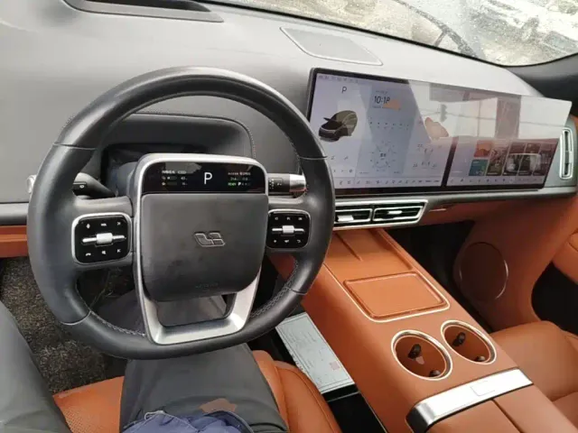 Li Auto L8 — Фото автомобиля 9