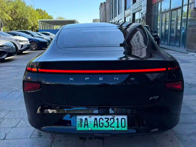 Xpeng P7 — Фото автомобиля 4