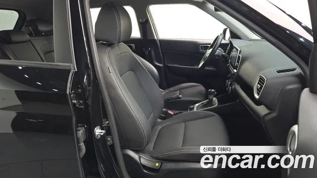 Hyundai Venue — Фото автомобиля 12