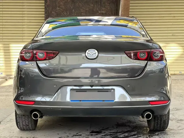 Mazda Axela — Фото автомобиля 9