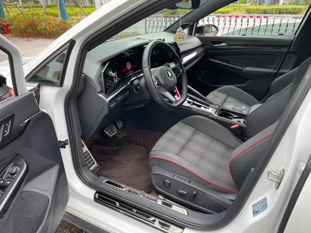 Volkswagen Golf GTI — Фото автомобиля 4