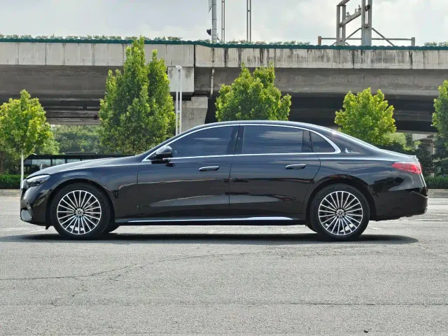 Mercedes-Benz E-Class — Фото автомобиля 8
