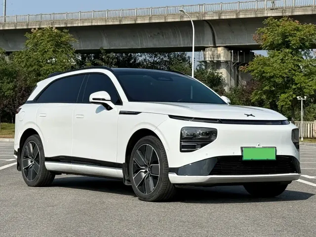 Xpeng G9 — Фото автомобиля 3