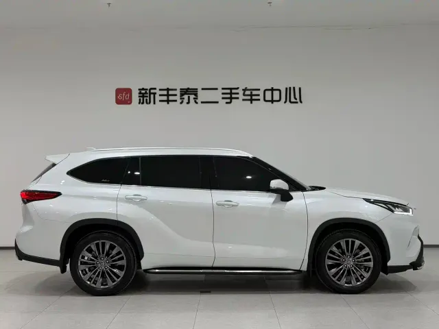 Toyota Highlander — Фото автомобиля 9