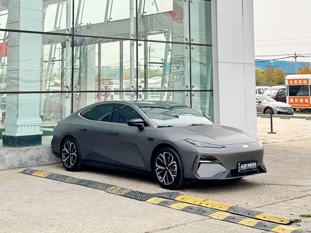 Geely Galaxy E8 — Фото автомобиля 3