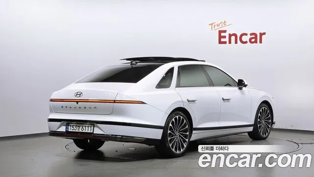 Hyundai Grandeur GN7 — Фото автомобиля 2