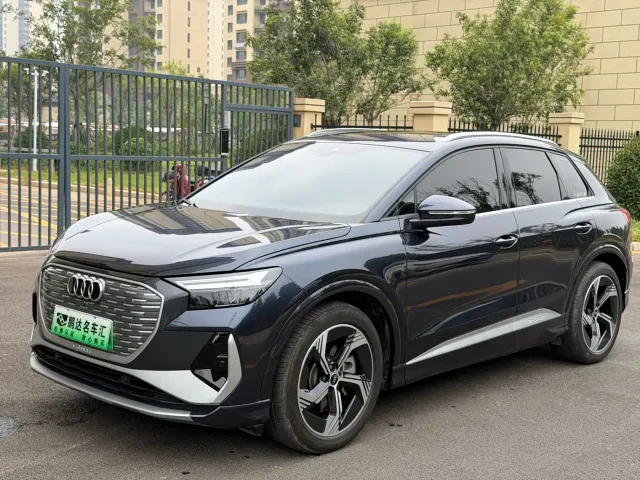 Фотография автомобиля — Audi Q4 e-tron