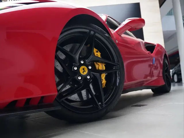 Ferrari F8 — Фото автомобиля 10