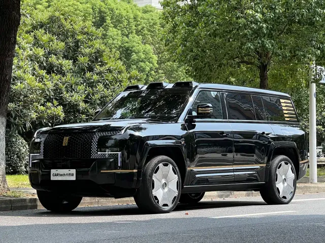 Фотография автомобиля — BYD U8L