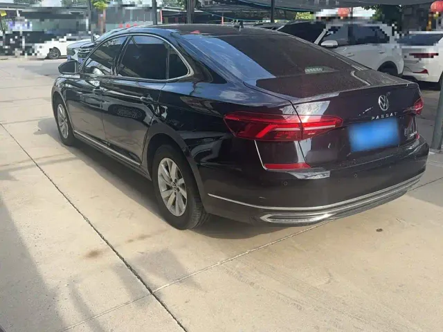 Volkswagen Passat — Фото автомобиля 11