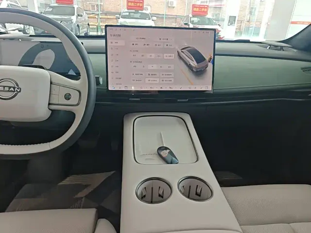 Nissan N7 — Фото автомобиля 12