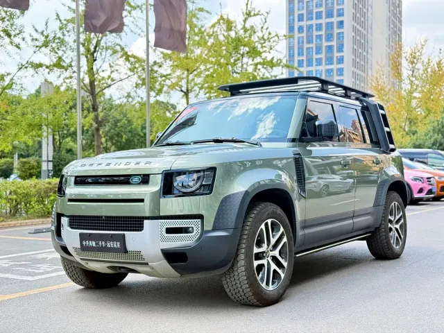Land Rover Defender — Фото автомобиля 9