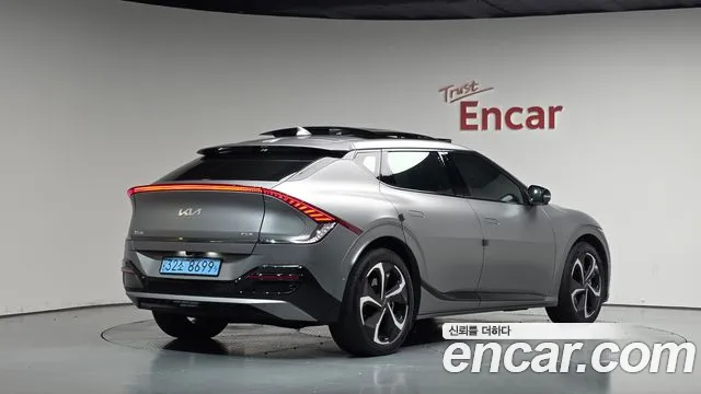 Kia EV6 — Фото автомобиля 2