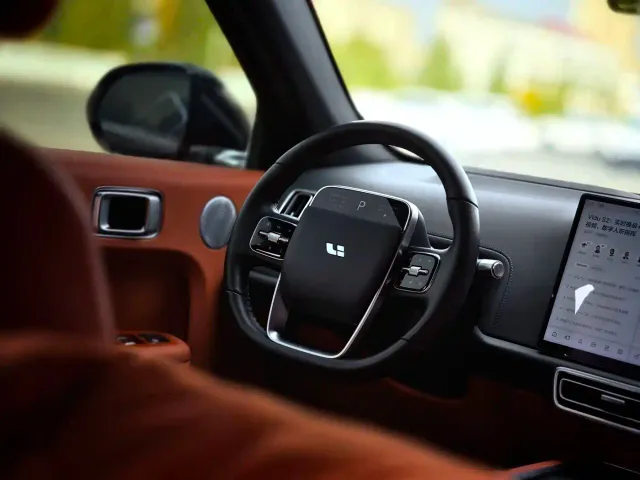 Li Auto L7 — Фото автомобиля 11