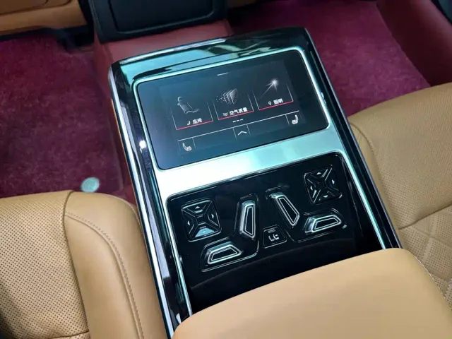 Audi A8 — Фото автомобиля 16
