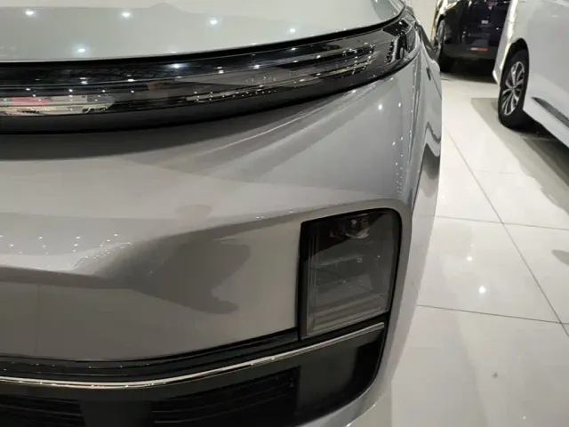 Li Auto L9 — Фото автомобиля 23